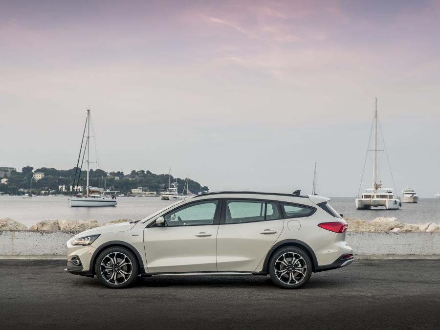  Ford Focus Active Wagon 2018 года  (WW) (фото 46 из 49)